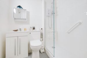 BATHROOM- click for photo gallery